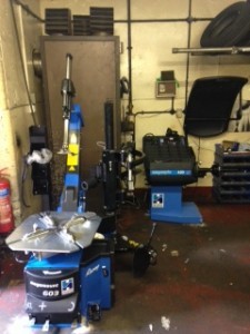 Road Runner Service Centre.